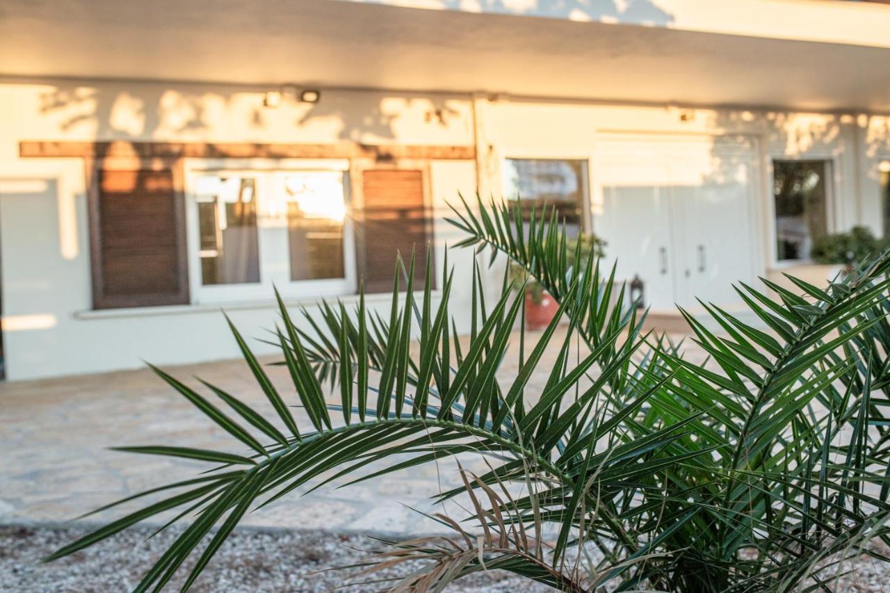 Rafia Loft Loutraki, Garden & Pool Table - Beach Extérieur photo