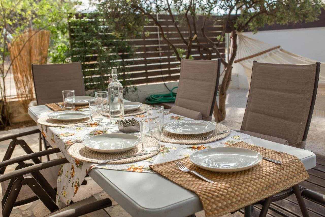 Rafia Loft Loutraki, Garden & Pool Table - Beach Extérieur photo